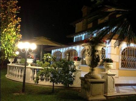 Azərbaycanlı milyonçu İtaliyadakı villasını SATIŞA ÇIXARIB - FOTOLAR