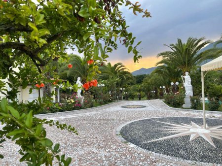 Azərbaycanlı milyonçu İtaliyadakı villasını SATIŞA ÇIXARIB - FOTOLAR