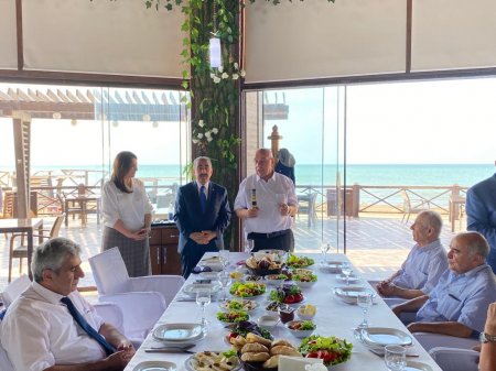 Nəsimi Rayon Ağsaqqalları, ahıllar, şəhid ailələri, əmək veteranları  və qazilər Novxanı-dəniz qırağında istirahət etdilər