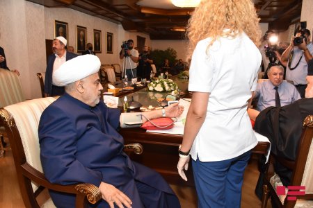 Azərbaycanda dini konfessiyaların nümayəndələri qan verdi — Foto