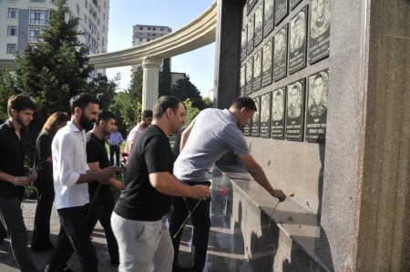 Nəsimi rayonunda Vətən müharibəsində şəhid olanların əziz xatirəsinə həsr olunmuş Vətən müharibəsi əlilləri və veteranlarının iştirakı ilə stolüstü yarışlar keçirilib -FOTOLAR