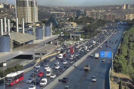 Bakıda sıxlıq olan yollar açıqlanıb - SİYAHI