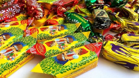 Bakı mağazalarında saxta brend konfetlər - Haradan gətirilir?