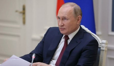 Ukrayna Putinin qızlarına sanksiya tətbiq edib