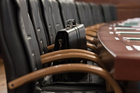 Dövlət mətbuatı orqanları işçilərinin siyasi partiya üzvü olmasına qoyulan qadağa aradan qaldırılır