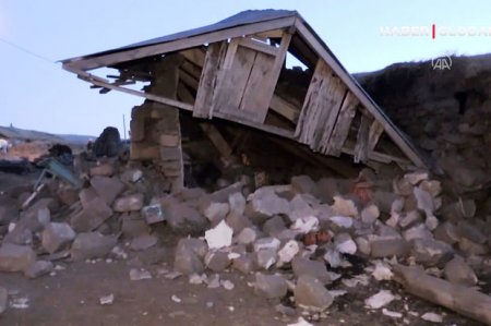 Türkiyədə zəlzələ dağıntılara səbəb olub, xəsarət alan var - YENİLƏNİB + VİDEO