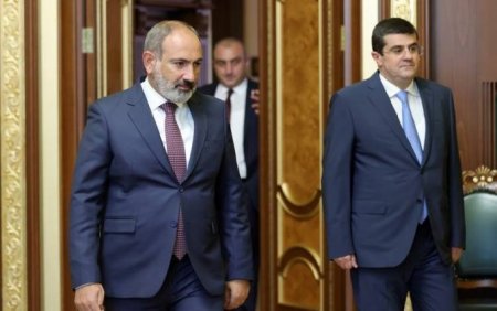 NƏ BAŞ VERİR: Arayik Ermənistan Təhlükəsizlik Şurasının iclasına buraxılmadı... - Paşinyan onu...