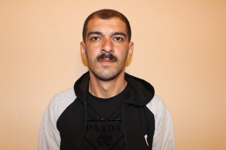 Kirayədə yaşadığı evdən oğurluq edən elektron qolbaq daşıyıcısı saxlanılıb