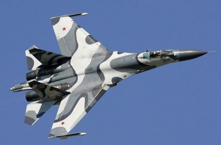 Qara dənizdə Rusiya qırıcısı Britaniya təyyarəsinə raket atıb