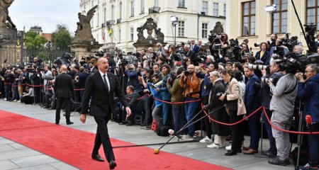 İlham Əliyev “Avropa siyasi birliyi” Zirvə Toplantısının iclasında iştirak edir - Yenilənib, Video