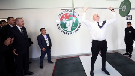 İlham Əliyevin ağırlıqqaldırmadakı məharəti Ərdoğanı və üçqat Olimpiya çempionunu heyrətləndirdi - FOTO
