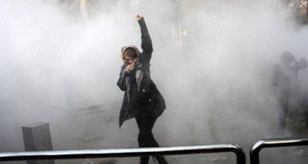 Tehran Universitetinin Texniki elmlər fakültəsinin binası mühasirəyə alındı