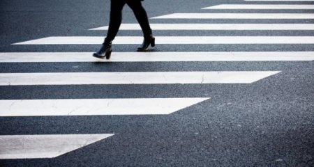 Abşeronda avtomobil ana və oğlunu vuraraq öldürüb