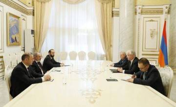 Paşinyan: “Sülh müqaviləsinin Rusiya variantı Bakı ilə danışıqlar üçün əsas ola bilər”