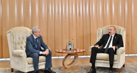 Prezident Rusiyanın “Yedinaya Rossiya” Partiyasının Ali Şurası Bürosunun üzvünü qəbul edib