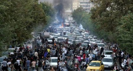 Xameneinin bacısı: 