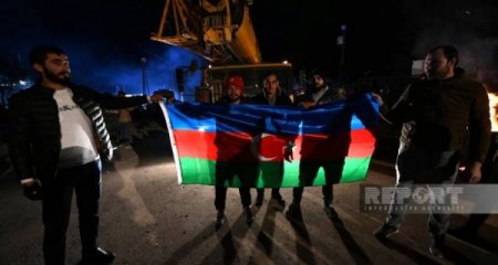 Xankəndi yolunda aksiya davam edir: Etirazçılardan yeni tələb - Yenilənib + Canlı yayım