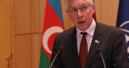 Britaniya səfiri hərbçimizin Kəlbəcərdə minaya düşərək şəhid olması ilə bağlı başsağlığı verib