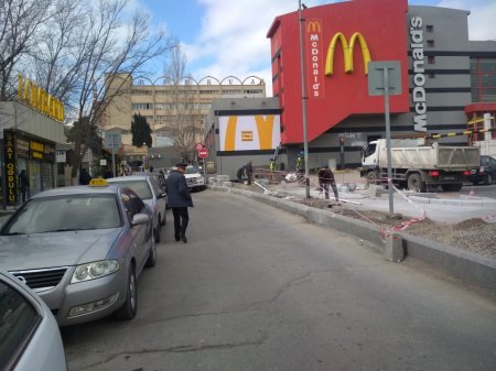 Mcdonald's etirazlara səbəb oldu - FOTOLAR