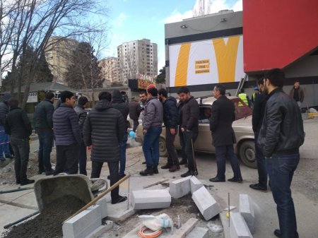 Mcdonald's etirazlara səbəb oldu - FOTOLAR