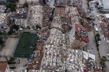 Türkiyədə zəlzələ nəticəsində 10 Azərbaycan vətəndaşı həlak olub - RƏSMİ
