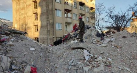 Xilasedicilərimiz Türkiyədə dağıntılar altından 53 nəfəri sağ, 741 nəfərin cəsədini çıxarıb - Video