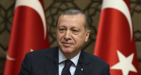 Ərdoğan Kahramanmaraşda Azərbaycan könüllüləri ilə görüşüb