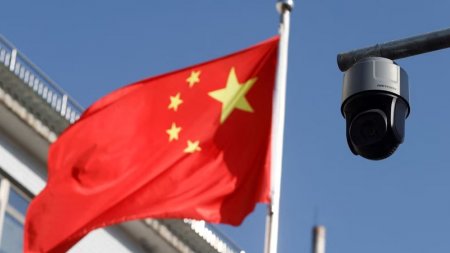 Si Szinpin dövründə sərt nəzarət: Çin insanların ölkəni tərk etməsinə qadağa qoyur