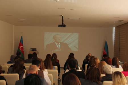 Abşeron Rayon Mərkəzi Xəstəxanasında Ümummilli lider Heydər Əliyevin anadan olmasının 100 illik yubleyinə həsr edilmiş elmi-nəzəri konfrans keçirilib - Fotolar 