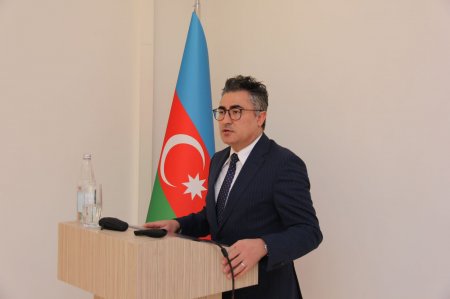 Abşeron Rayon Mərkəzi Xəstəxanasında Ümummilli lider Heydər Əliyevin anadan olmasının 100 illik yubleyinə həsr edilmiş elmi-nəzəri konfrans keçirilib - Fotolar 