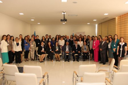 Abşeron Rayon Mərkəzi Xəstəxanasında Ümummilli lider Heydər Əliyevin anadan olmasının 100 illik yubleyinə həsr edilmiş elmi-nəzəri konfrans keçirilib - Fotolar