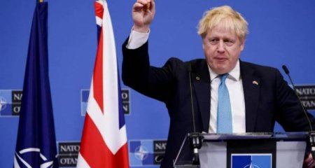 Conson yenidən Makronu ələ saldı - Parodiya...