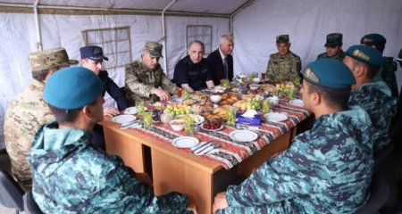 Baş prokuror Laçın və Qubadlıda hərbi hissələrdə olub