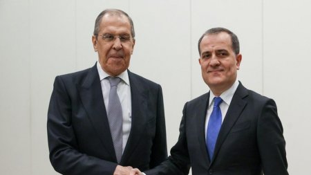 Ceyhun Bayramovla Lavrov arasında telefon danışığı oldu
