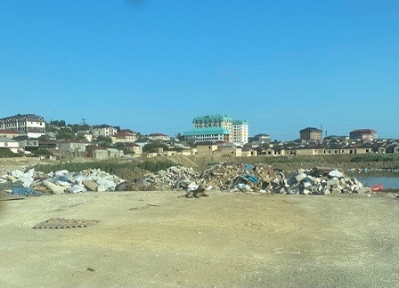 Masazırda gölü doldurub yerində sənədsiz evlər tikənlər kimlərlə anlaşıb?