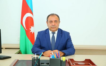 Qobustan Rayon Mərkəzi Xəstəxanasına yeni direktor təyin edildi - FOTO Qobustan Rayon Mərkəzi Xəstəxanasına yeni direktor təyin edildi - FOTO