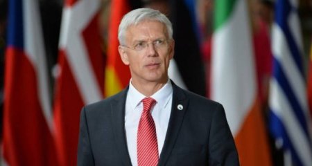Latviyanın Baş naziri istefa verdi