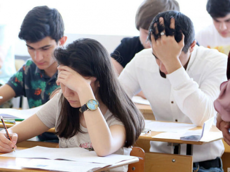 Təhsildəki böyük problem: 61 min tələbənin aqibəti necə olacaq? - Ekspert danışır...