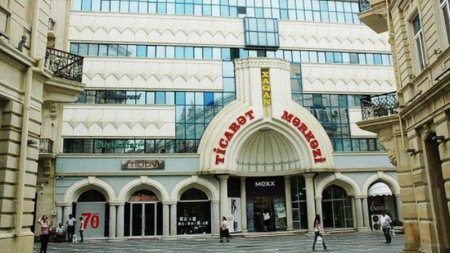 “Silveria” mağazasından “Rolex” saatı oğurlayan şəxs sərbəst buraxıldı