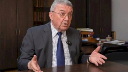 “Məktəblərdə oğlanların qız kimi yetişməsi...” - Sabiq nazirdən maraqlı açıqlama