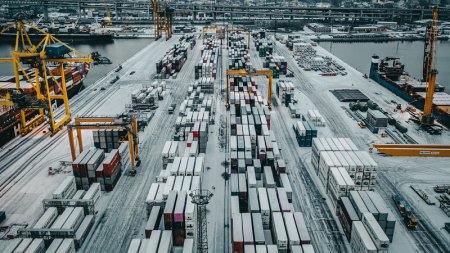 Sankt-Peterburqda 13 milyard dəyəri olan kokain yükü ələ keçirildi