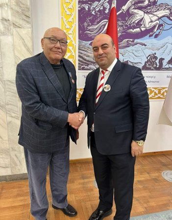 “Çingiz Aytmatov adına İssık-Kul Forumu”nun prezidenti Əsgər Aytmatov “Azərbaycanın dostu” qızıl ordeninə layiq görülüb