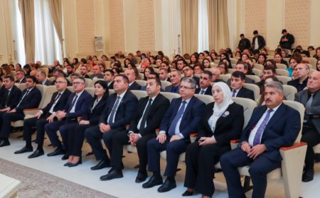 “Üz-çənə və baş-boyun patologiyalarına müasir yanaşma” adlı elmi-nəzəri konfrans keçirilib