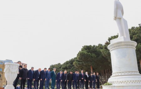 “Üz-çənə və baş-boyun patologiyalarına müasir yanaşma” adlı elmi-nəzəri konfrans keçirilib