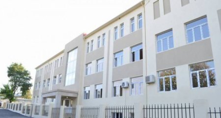 Azərbaycanda müəllimlərə təhsil müəssisəsinin ərazisində siqaret çəkmək qadağan edilib