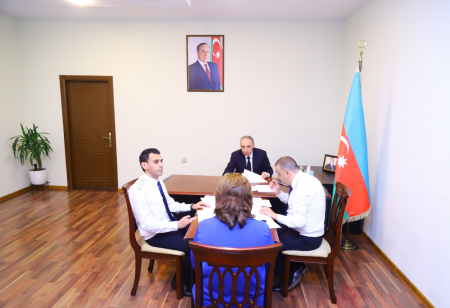 Kamran Əliyev Binəqədidə vətəndaşları qəbul etdi - FOTOLAR