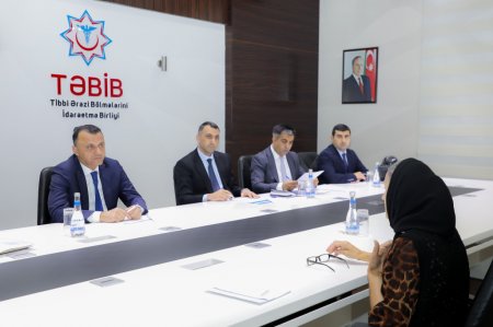 Vüqar Qurbanov: "Biz həkimlərimizin hüquqlarını qoruyuruq. Onların işləməsi üçün kifayət qədər yaxşı şərait yaradılıb. Xəstələrə tibbi xidmət ən yüksək səviyyədə olmalıdır. Bütün hallarda yalnız bir şeyi bağışlamaq olmaz, KORRUPSİYA!"