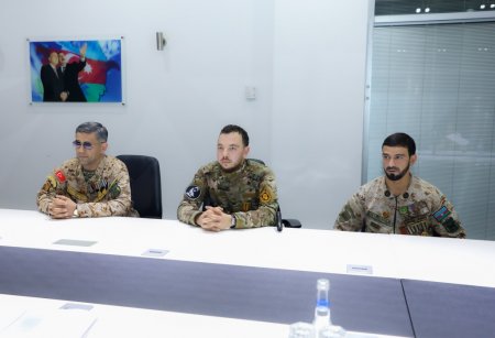 Vüqar Qurbanov: "Biz həkimlərimizin hüquqlarını qoruyuruq. Onların işləməsi üçün kifayət qədər yaxşı şərait yaradılıb. Xəstələrə tibbi xidmət ən yüksək səviyyədə olmalıdır. Bütün hallarda yalnız bir şeyi bağışlamaq olmaz, KORRUPSİYA!"