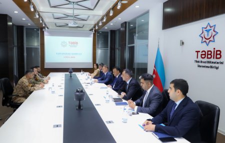 Vüqar Qurbanov: "Biz həkimlərimizin hüquqlarını qoruyuruq. Onların işləməsi üçün kifayət qədər yaxşı şərait yaradılıb. Xəstələrə tibbi xidmət ən yüksək səviyyədə olmalıdır. Bütün hallarda yalnız bir şeyi bağışlamaq olmaz, KORRUPSİYA!"