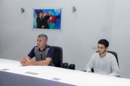 Vüqar Qurbanov: "Biz həkimlərimizin hüquqlarını qoruyuruq. Onların işləməsi üçün kifayət qədər yaxşı şərait yaradılıb. Xəstələrə tibbi xidmət ən yüksək səviyyədə olmalıdır. Bütün hallarda yalnız bir şeyi bağışlamaq olmaz, KORRUPSİYA!"